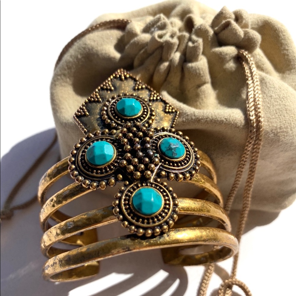 Lucky 🍀 Brand Cuff